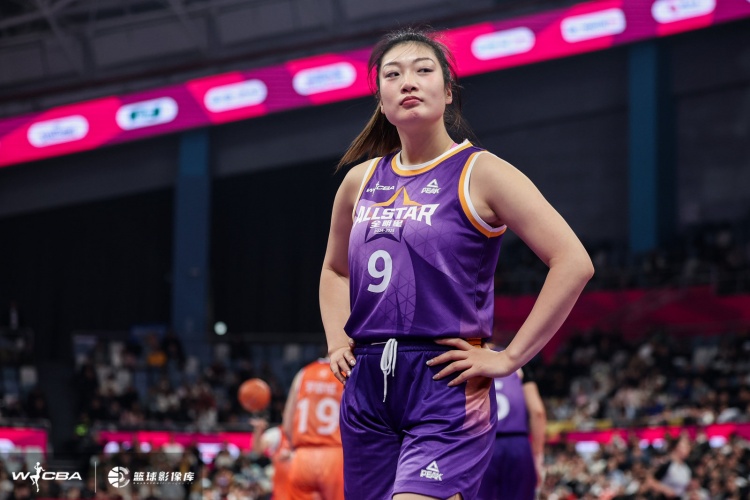 出手18次全场最多!李梦登场20分钟 得到22分3篮板
